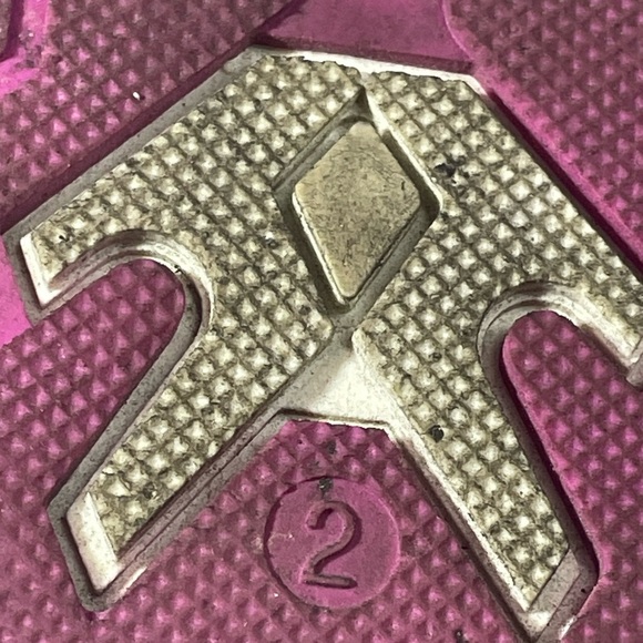 Eddie Bauer Girls Sandals. Size 2 - Picture 9 of 9